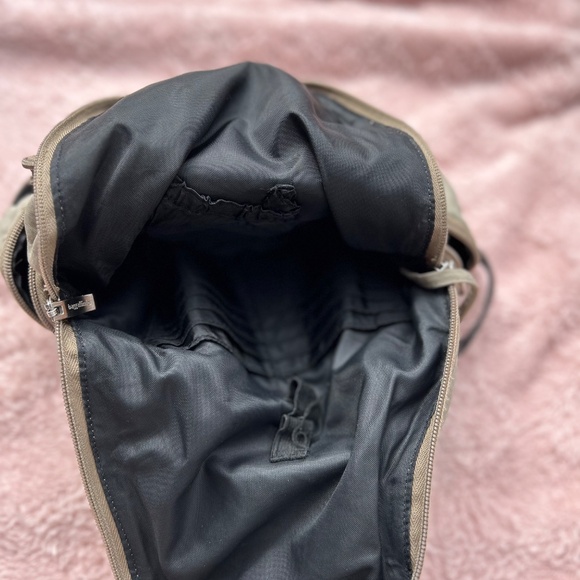 Baggallini covertable backpack-style bag, tan - Picture 4 of 7